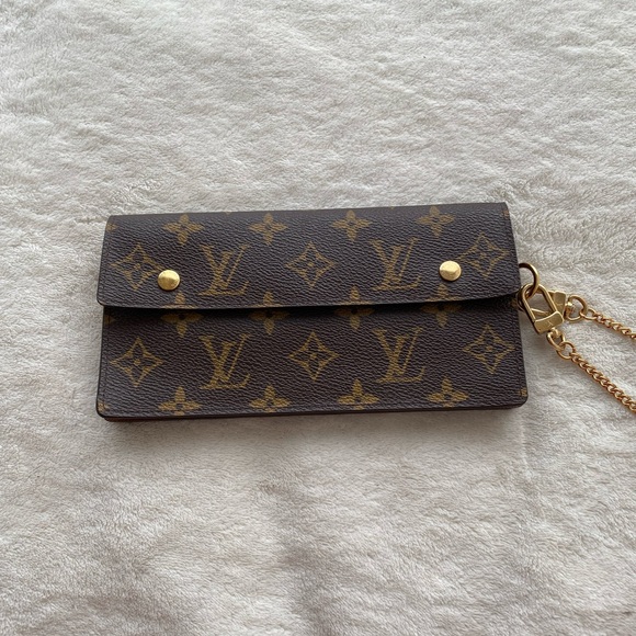 Authentic LV Louis Vuitton Monogram Accordion wallet with chain - Picture 8 of 8
